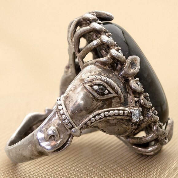 Striking Black Onyx? & CZ Diamond Accent Horse Head Vintage Ring in 925 Silver - Picture 7 of 8